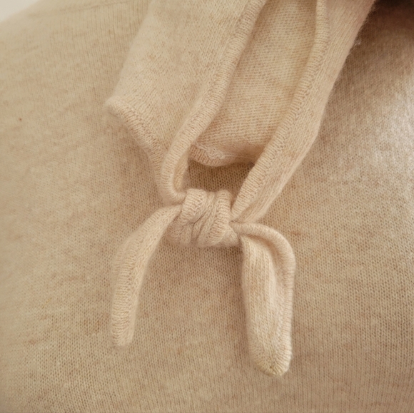 Banana Republic Sweater • Italian Yarn • Filpucci • Cream • Small Petite - Picture 3 of 5